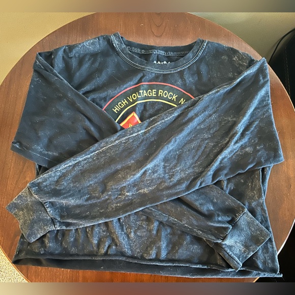 AC/DC crop shirt - Picture 3 of 4